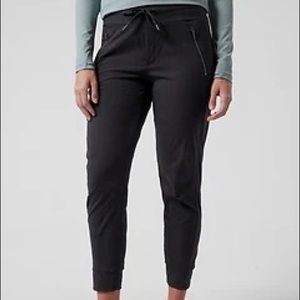 Athleta Trekkie North Jogger-NWT